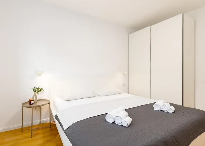 Seaview 3 Bed Sleeps 6 With Sea Views *