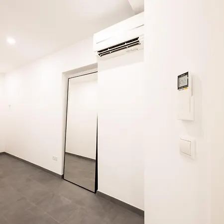 Olive Leaf - Second Floor Apartment
